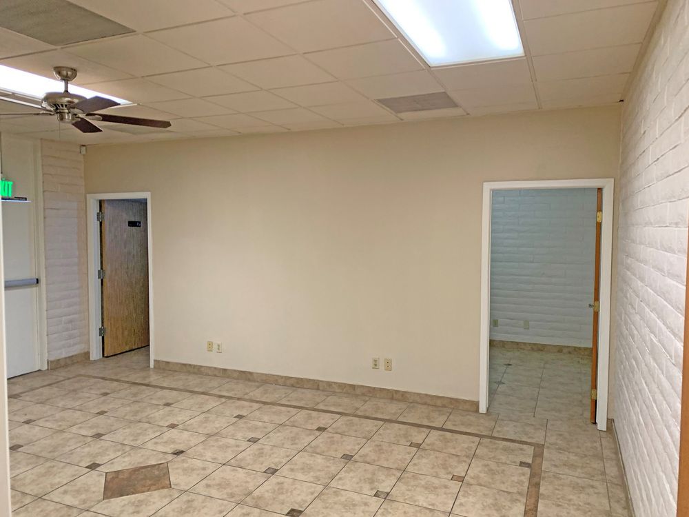 Professional Office Spaces Available in Visalia, CA: 636 W Oak Ave, Visalia, CA 93291